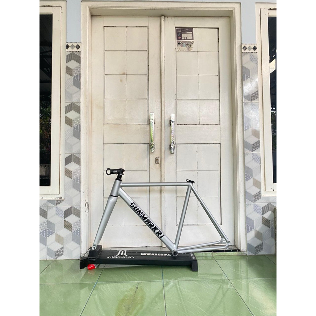 Frameset sepeda GUNMARKRI Special Brand MORANOBIKE ( frame dan fork sepeda Fixie , DO mepet , hidden