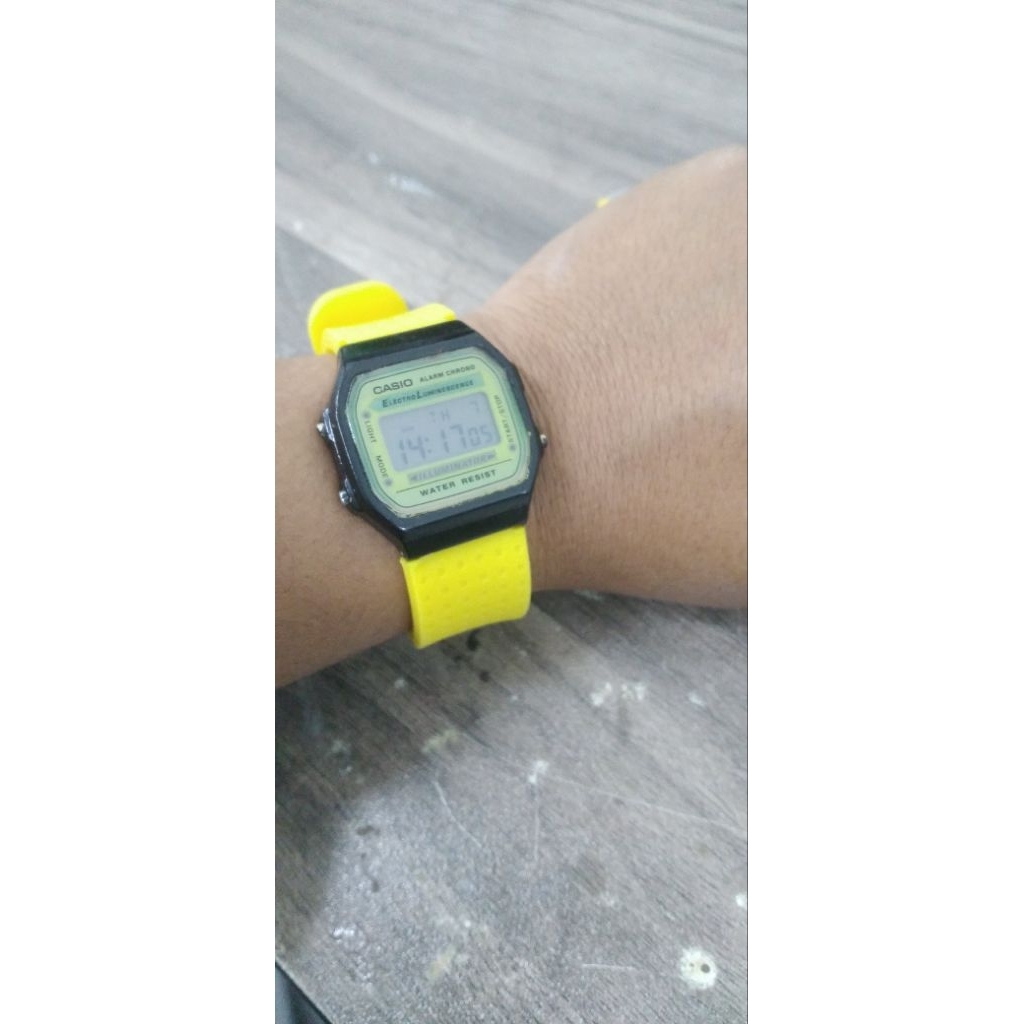 casio vintage A168 preloved
