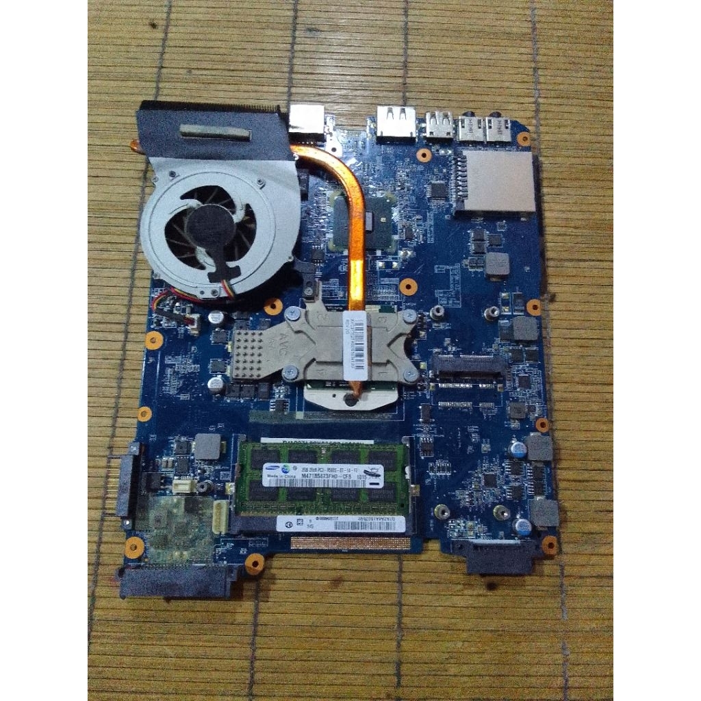 Motherboard Toshiba L645 + Intel Core3 bs utk L640 L640D