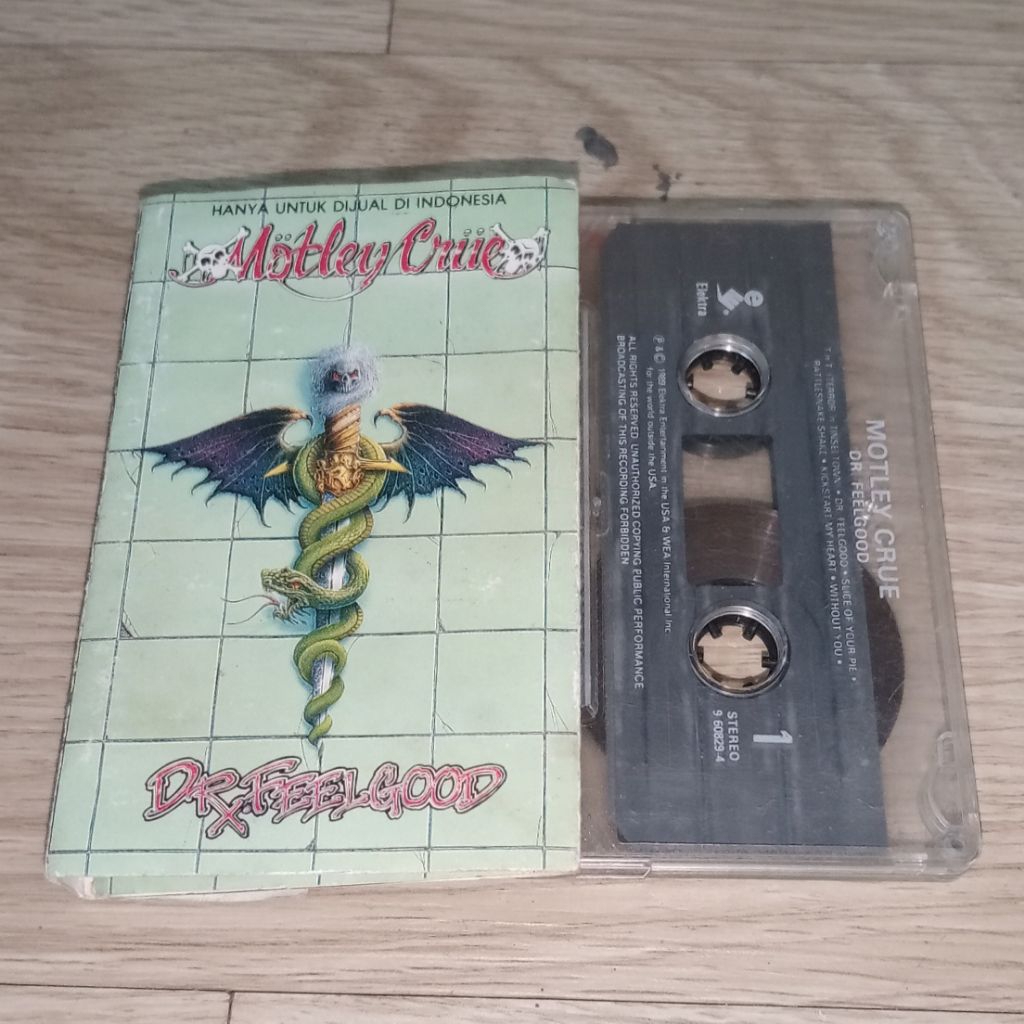 Kaset Motley Crue - Dr. Feelgood