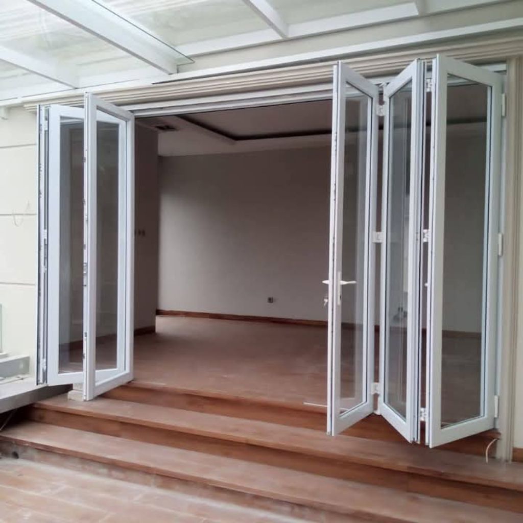 pintu lipat kaca