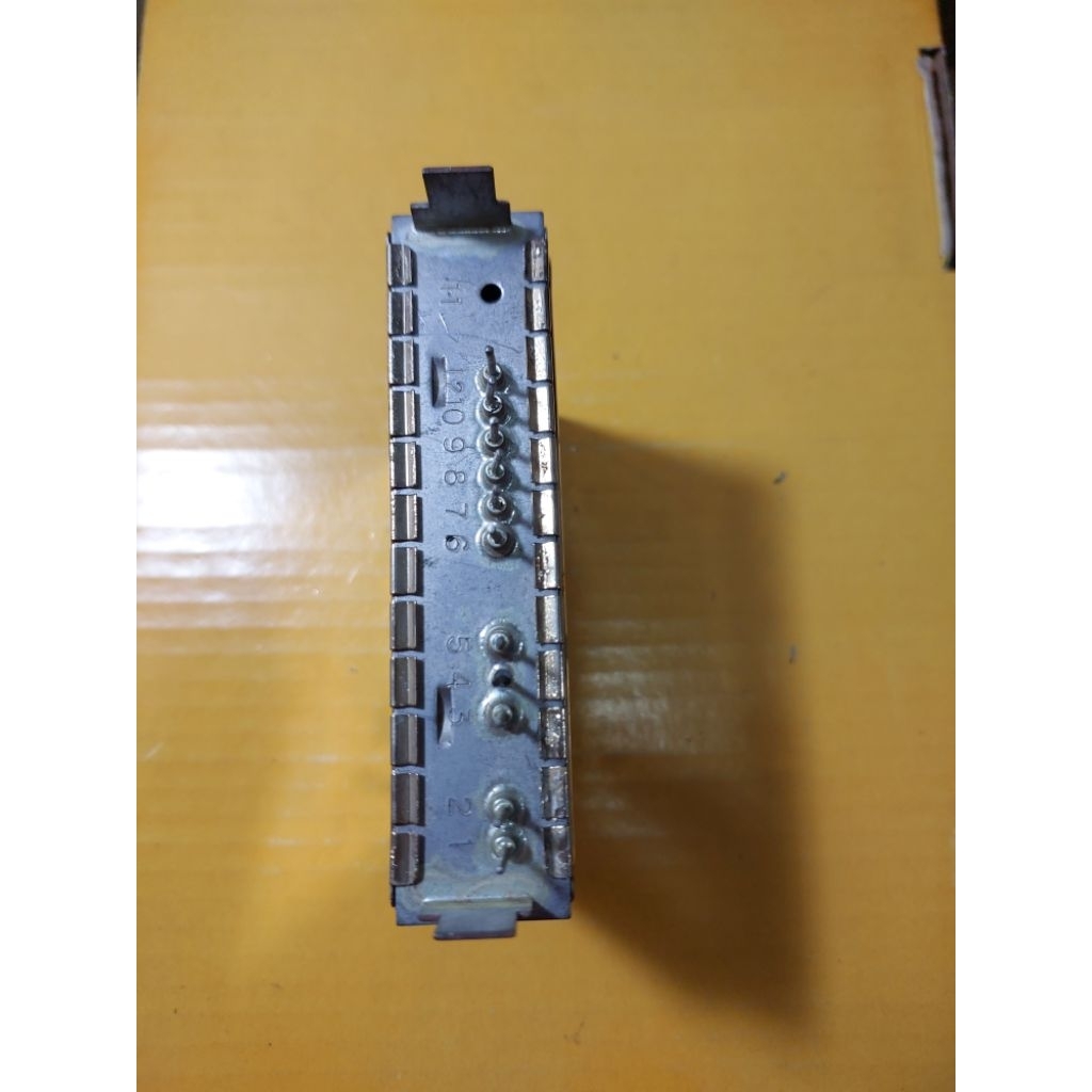 TUNER COLOUR TV  2 - 3 - 6 = 11 PIN