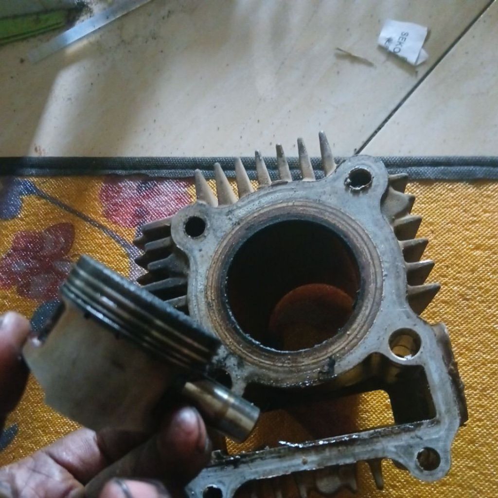 bureng set piston Vega lama/cripton