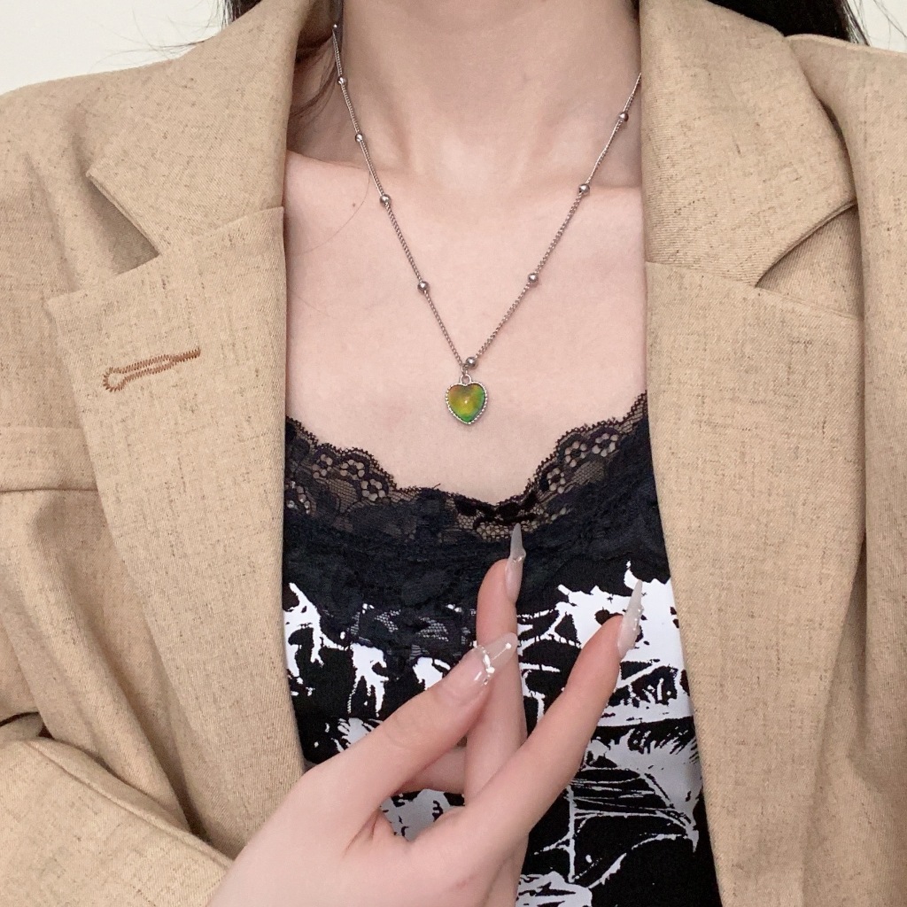 Kalung Rantai Perak dengan Manik Bola & Liontin Hati Batu Opal Gradasi Warna – Desain Elegan Unik, A