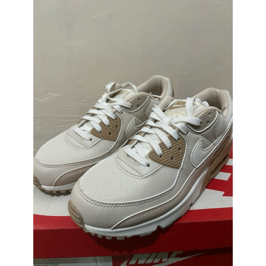 NIKE AIR MAX 90