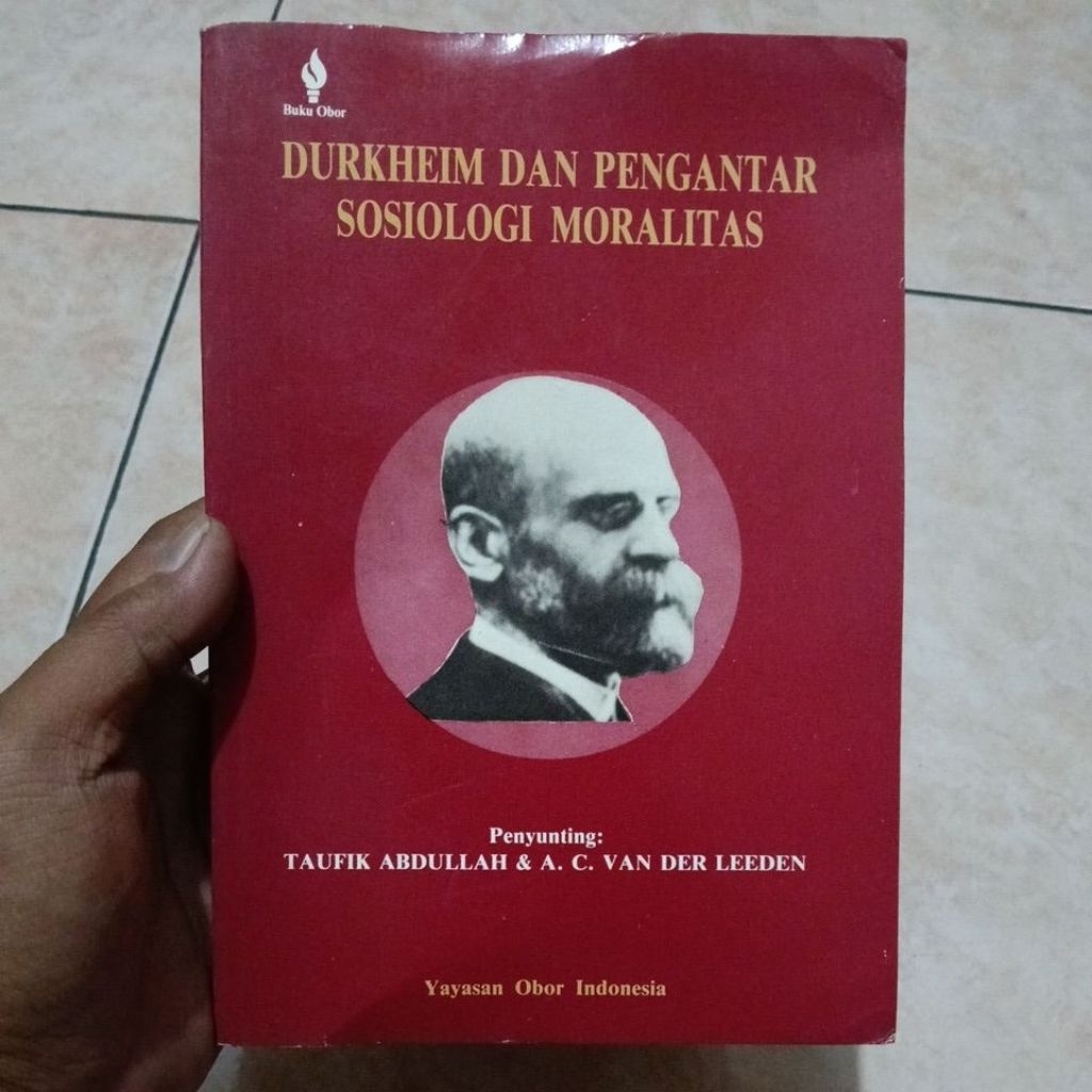 Emile Durkheim dan Pengantar Sosiologi Moralitas