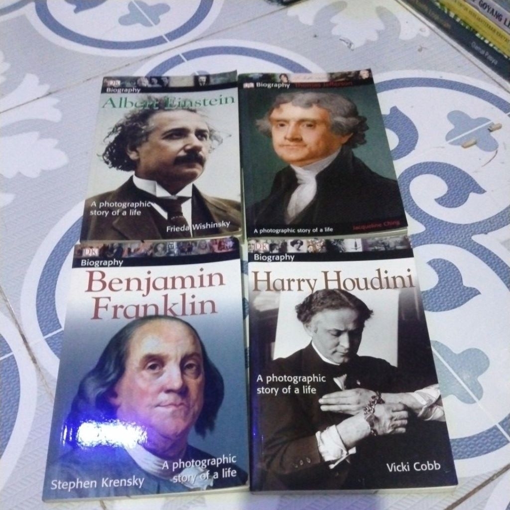 BIOGRAPHY/ALBERT EINSTEIN/ THOMAS JEFFERSON/BENJAMIN FRANKLIN / HARRY HOUDINI( ORIGINAL) BHS INGGRIS