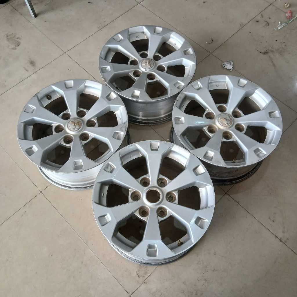 velg/pelek mobil second original pajero ring17 baut6x139 warna silver