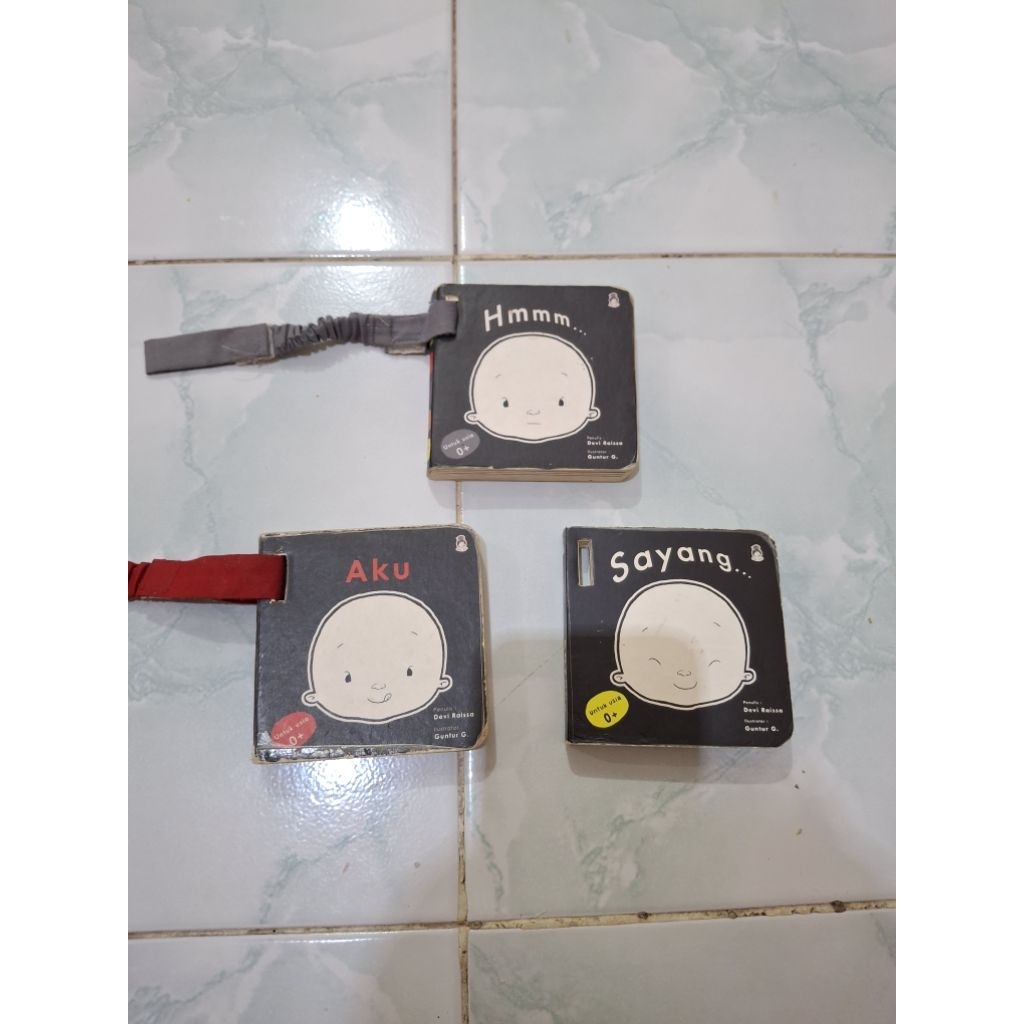 Buku Rabbit Hole Paket Newborn 3pcs Preloved