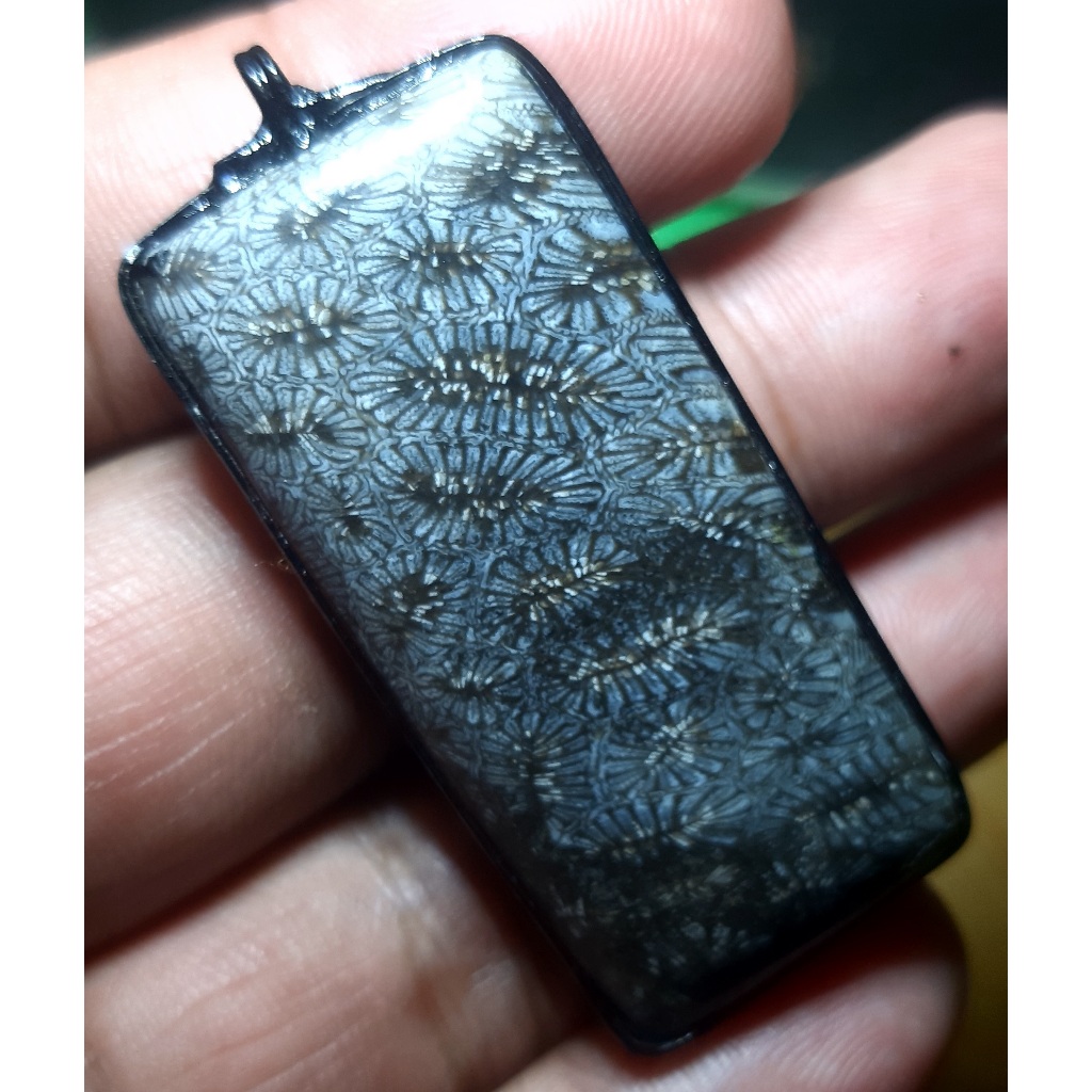 liontin kalung akik teratai motif lipan kaki seribu abu kehitaman