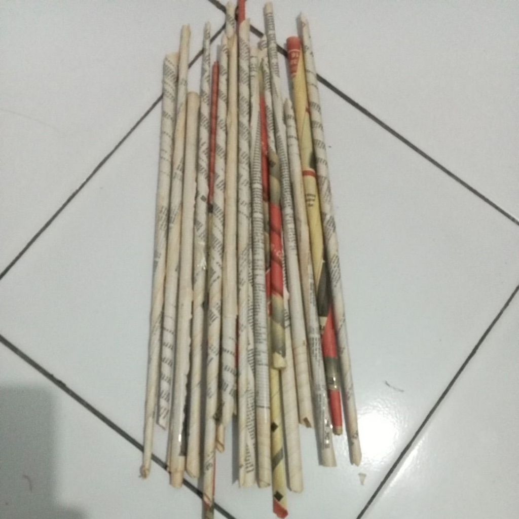 lintingan kertas / gulungan kertas koran