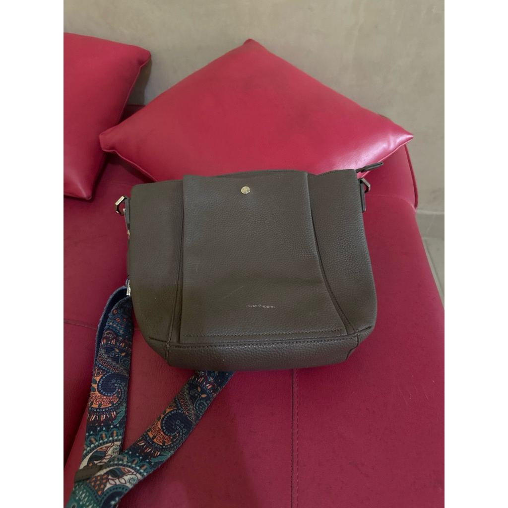 prelved tas hush pupies