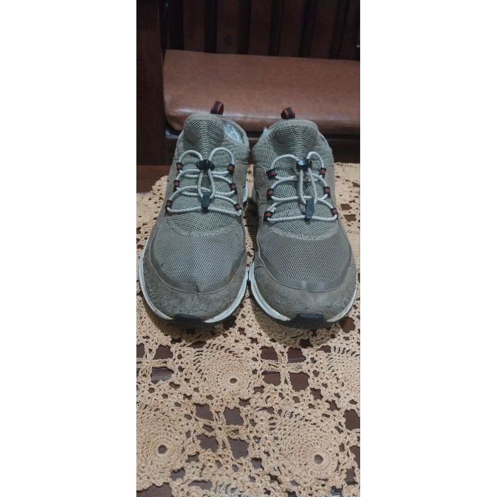 sepatu Trail Running COLUMBIA coklat size  42 insole 265  SLIP ON  Dgn tali serut , tapak2 tebal lem