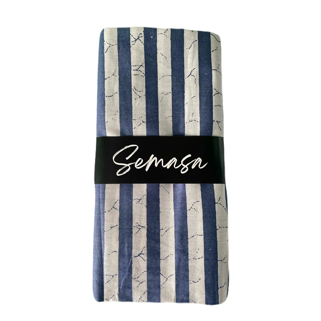 Kain batik garis biru putih