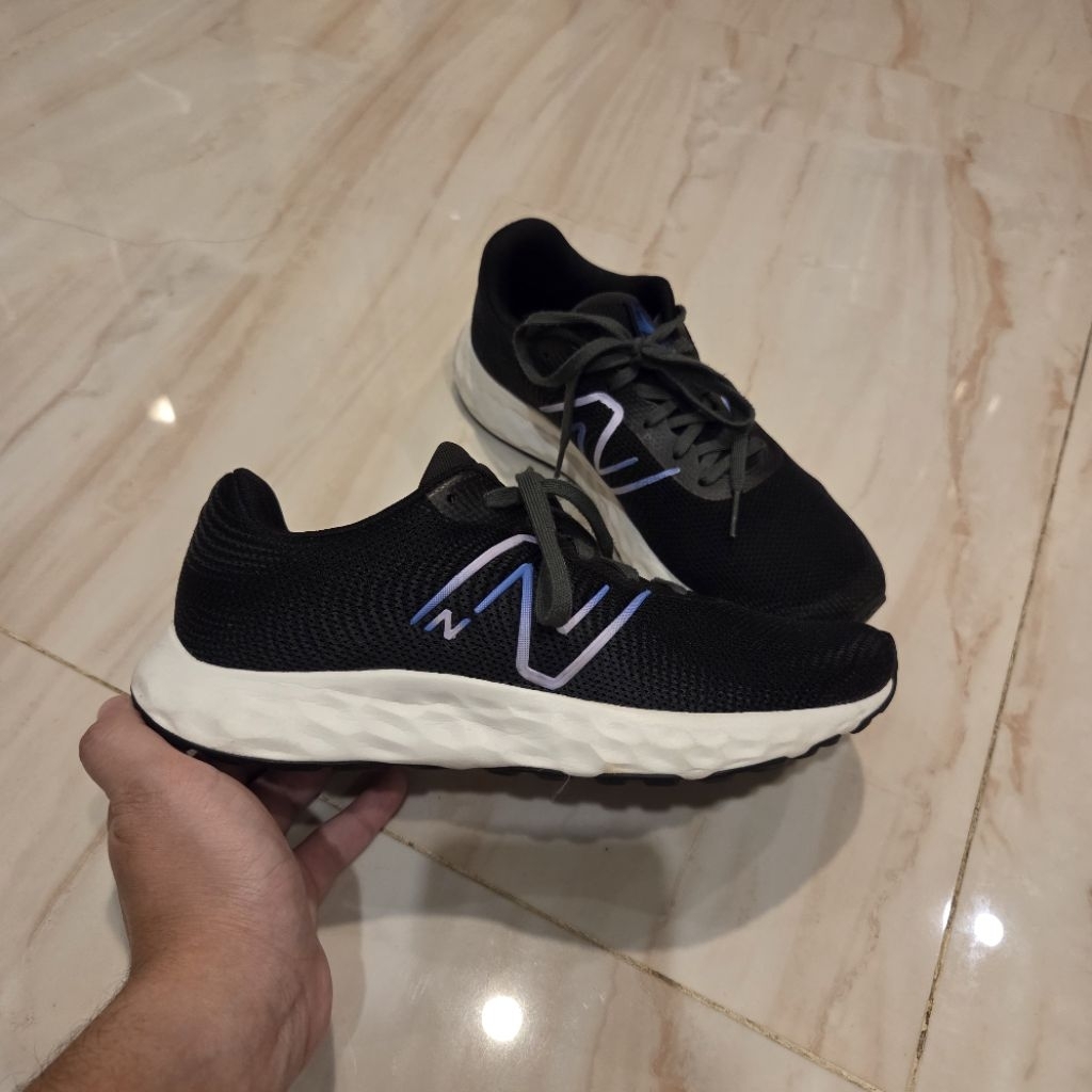 New Balance 411 V3 running shoes Preloved