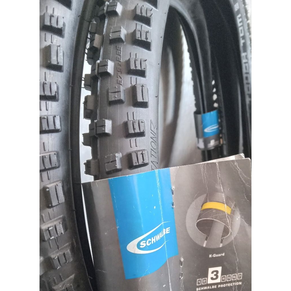ban schwalbe tough tom 27.5 x 2.25