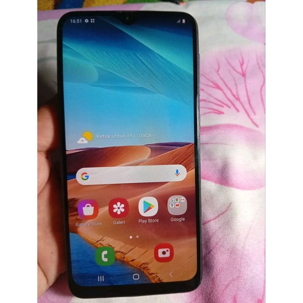 Samsung galaxy A11 ram 3/32 kondisi normal semuanya siap pake mulus no minus kelengkapan hp charger