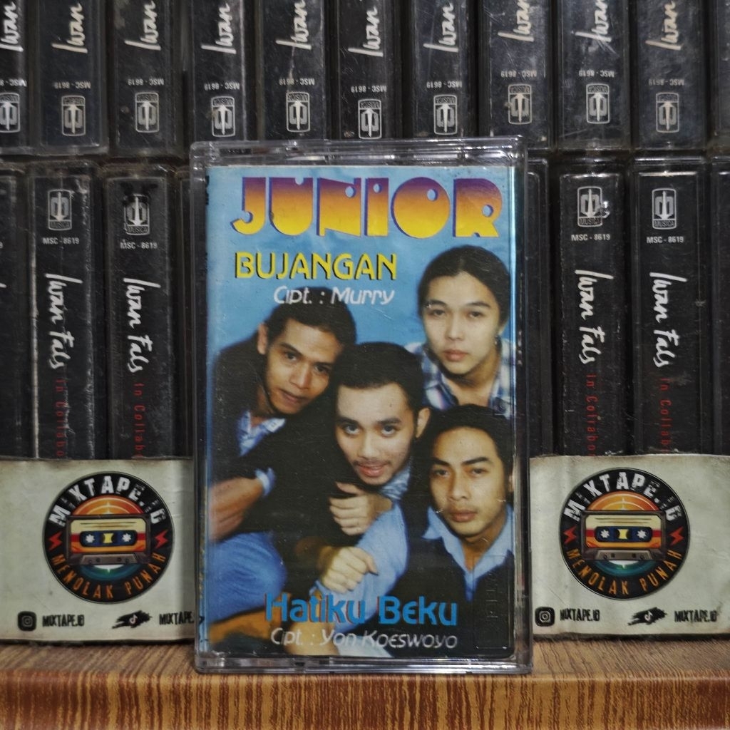 Kaset - Junior - Bujangan (Koes Plus) - Kaset Pita - Radio Tape - Radio - Pemutar Kaset - Retro - Cl