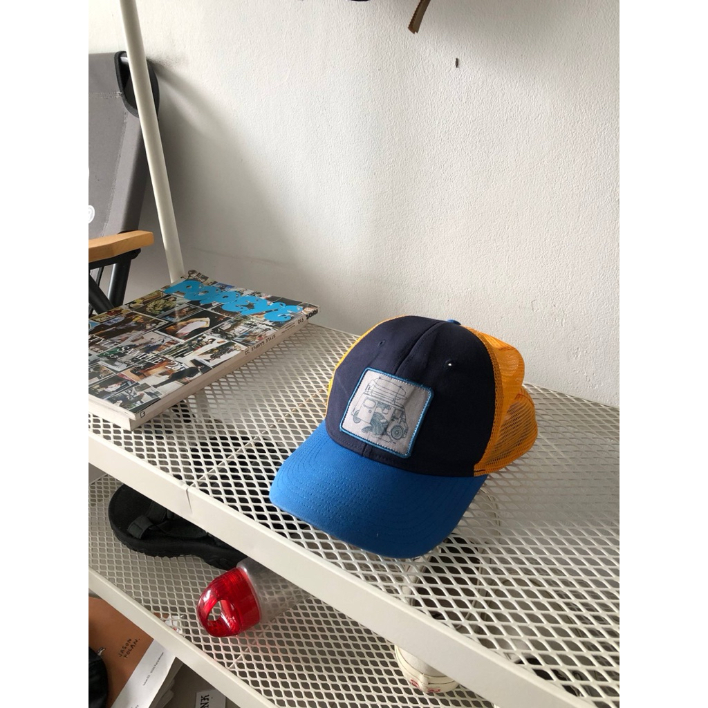 Topi Patagonia trucker hat surfboard van Vintage Patagonia i384