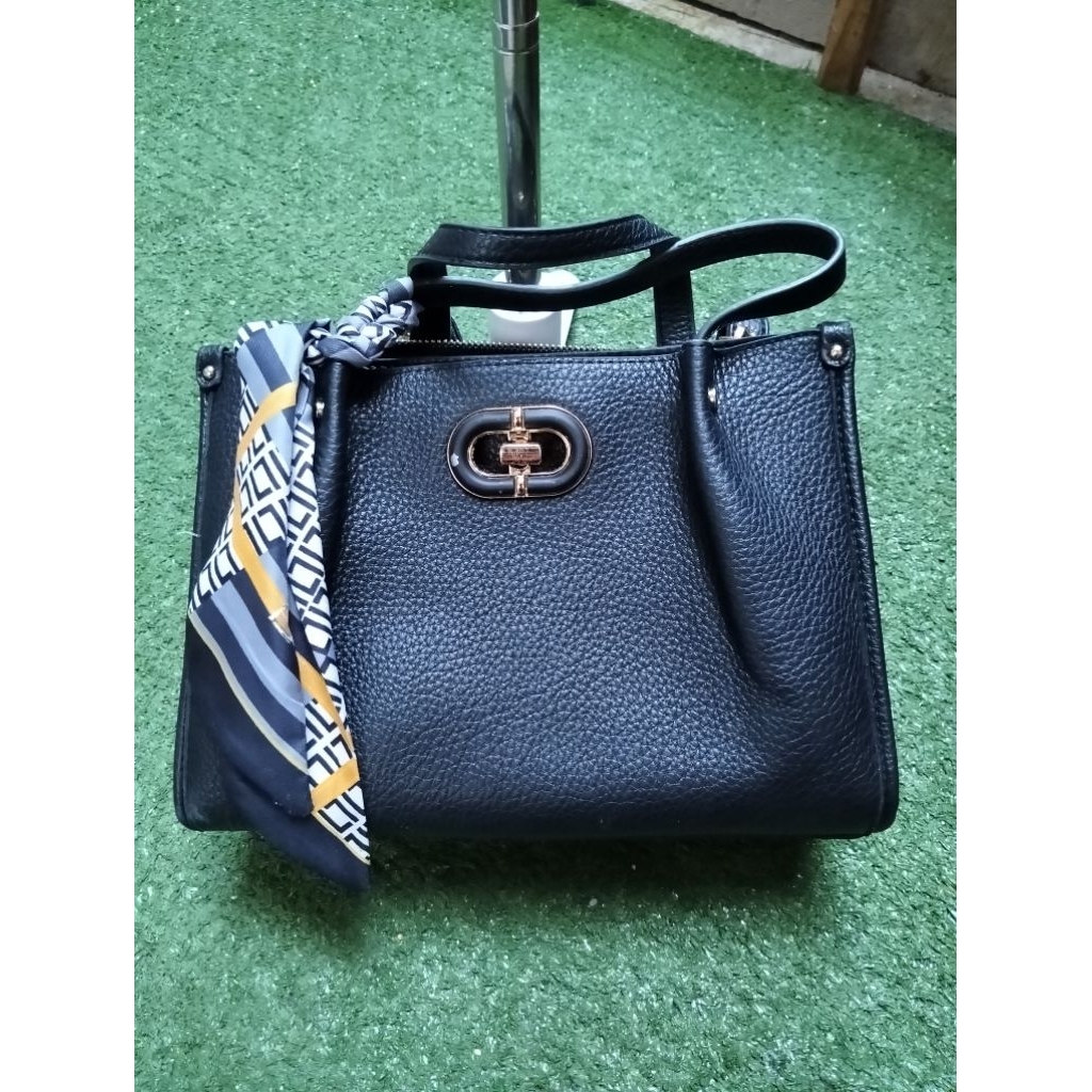 Tas Donatello preloved. ukuran panjang 28 cm, lebar 12 cm, tinggi 19 cm