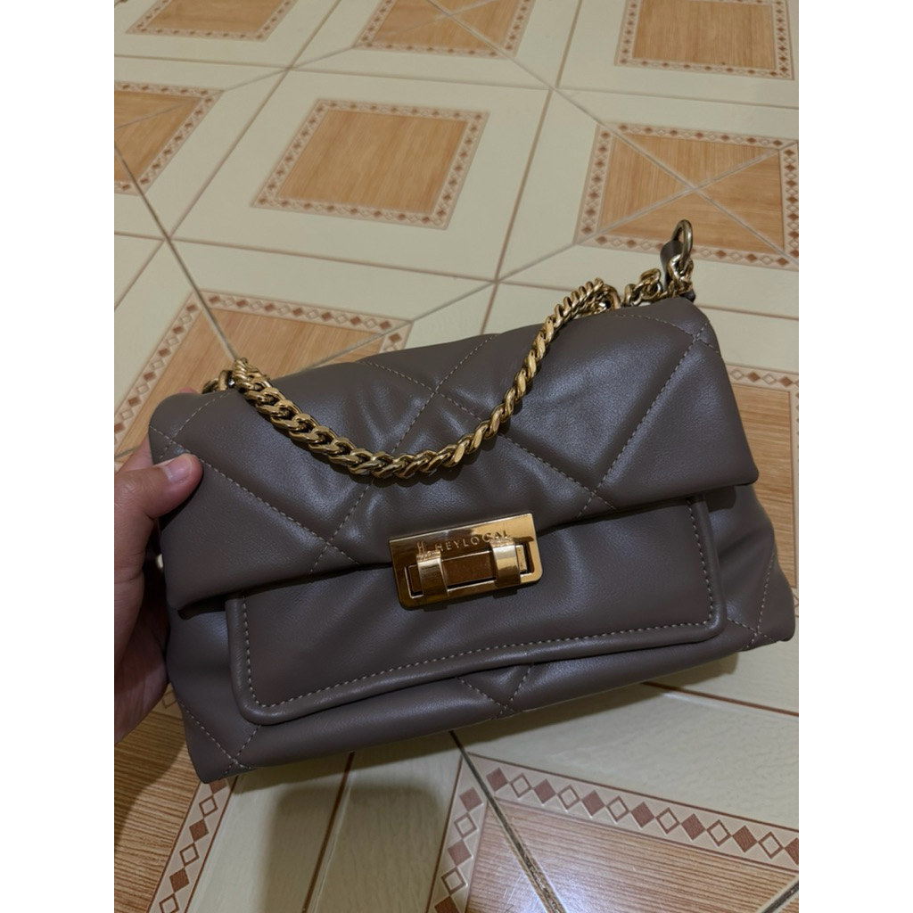 Preloved Tas - Preloved Tas Heylocal.id - London Bag by Heylocal.id - Warna Taupe