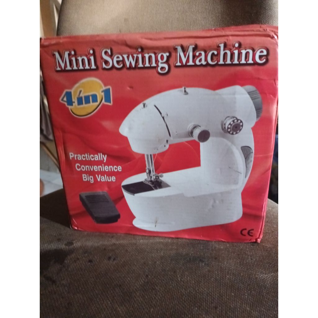mini sewing machine