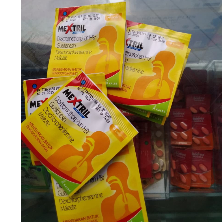 MEXTRIL 1 STRIP ISI 4 TABLET (MEREDAKAN GEJALA BATUK)