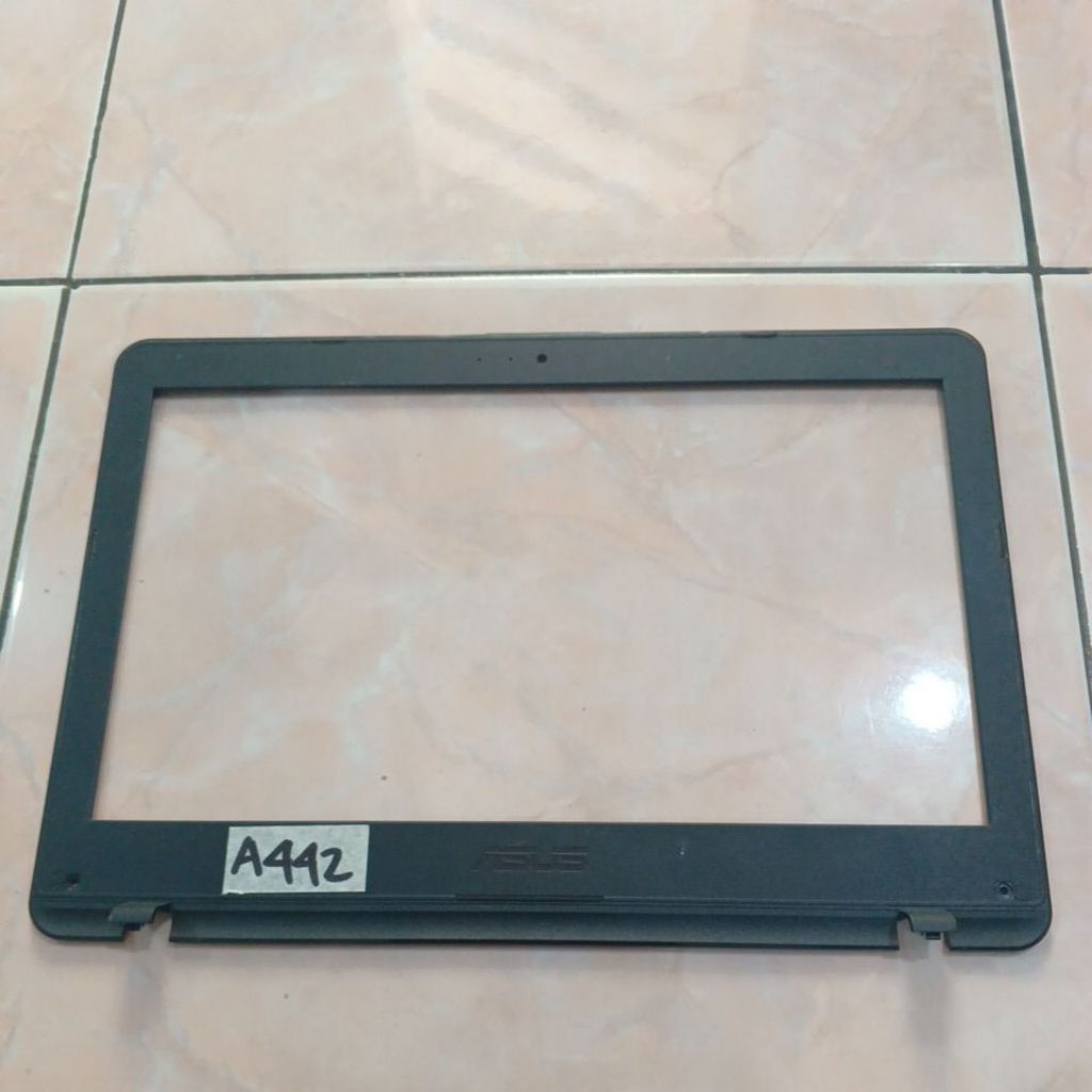 Casing Bagian Depan LED LCD Laptop ASUS A442U X442U A442 X442
