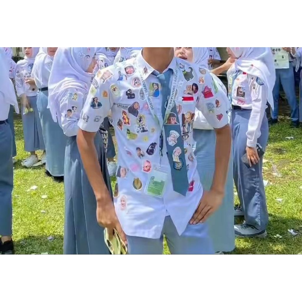 cetak stiker cromo/bontax A3+ free design