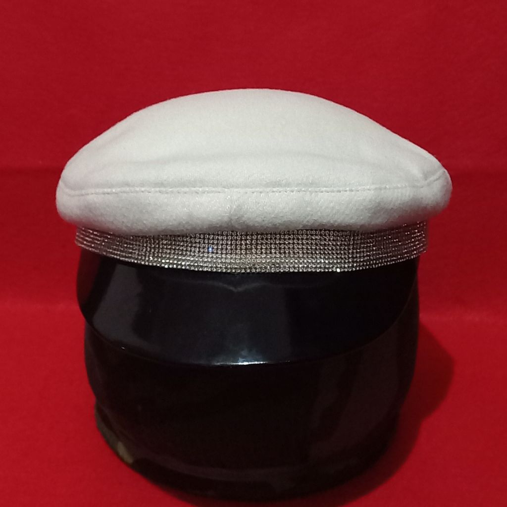 Topi Second Fiddler Hat Women Preloved 129