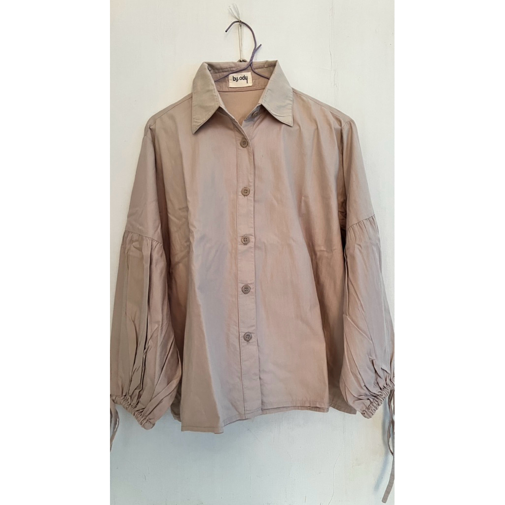 Preloved Leysa blouse by.ody soft choco