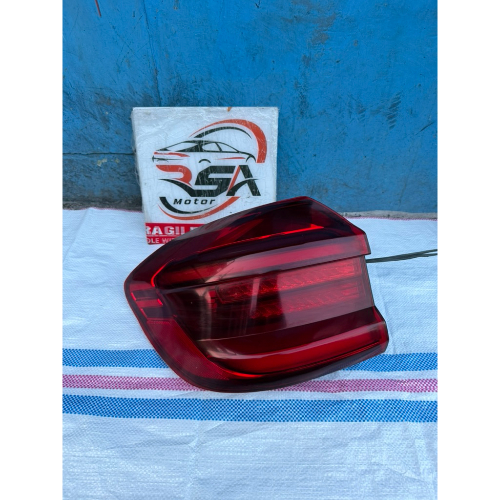 Stoplamp Lampu Belakang BMW X3 G01 Kiri Original