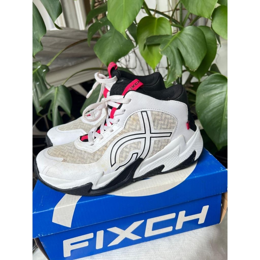 Preloved Pribadi Fixch Oppus shoes Basket White Black Red size 39 kepake 2x aja ini belinya 579k____