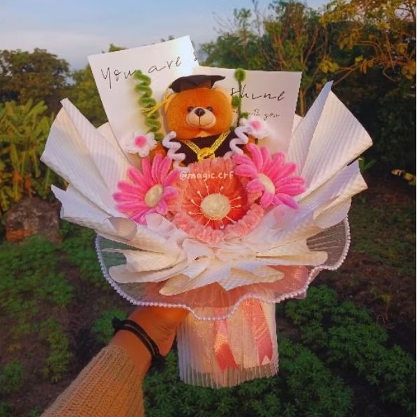 Buket Boneka Wisuda | Buket Wisuda | Buket Jombang | Size M