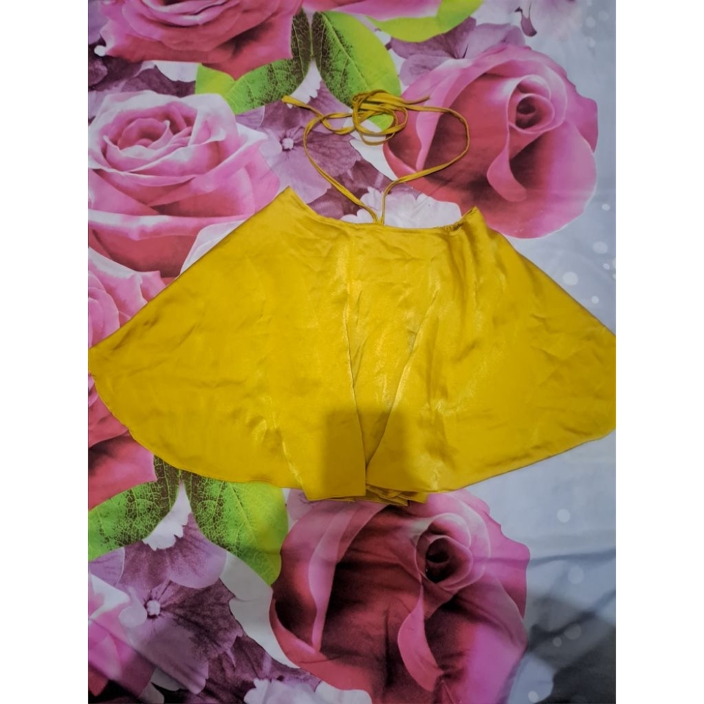 atasan wanita/ atasan tali leher wanita/ atasan halterneck wanita