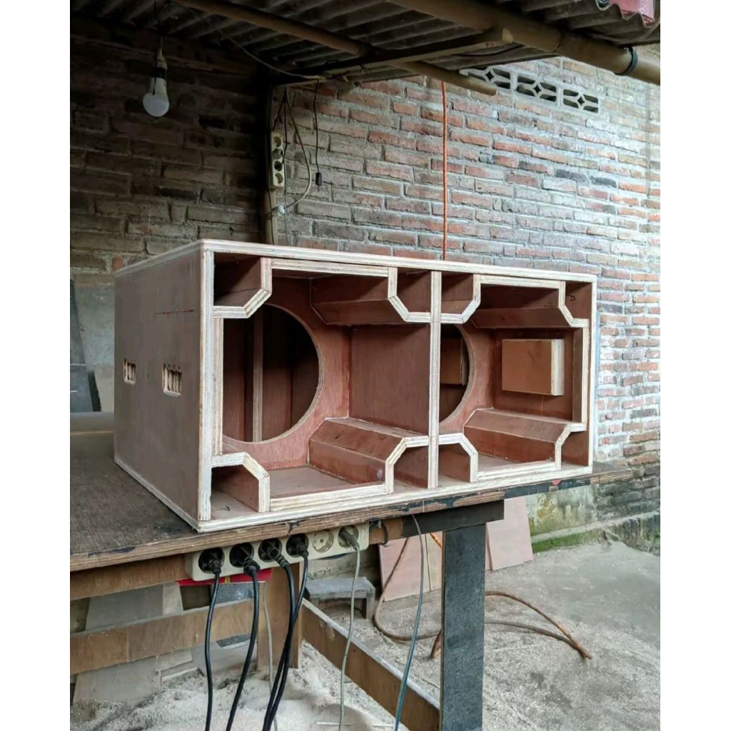 Box Speaker model PLANAR BRE 8 inch double mentahan