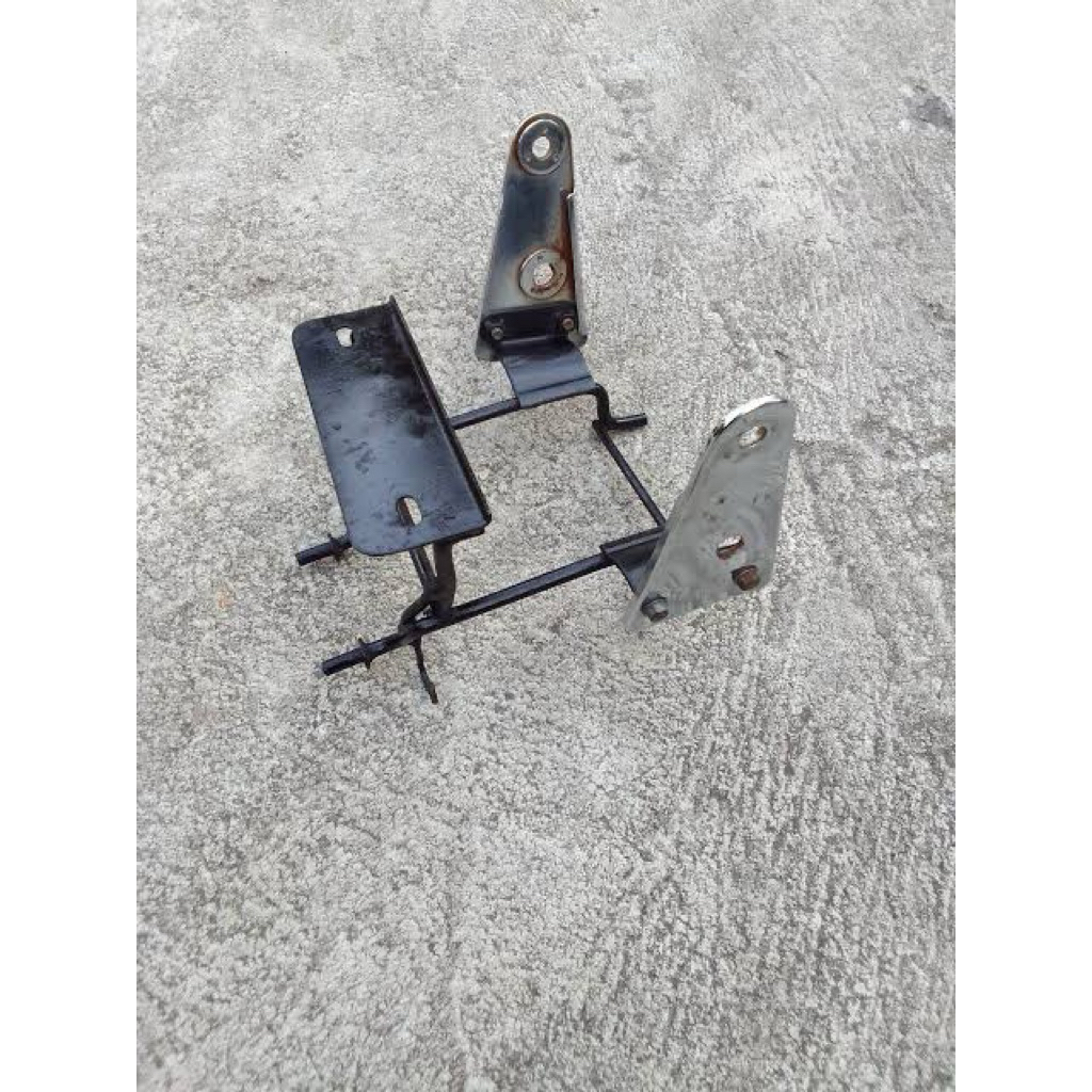 breket dudukan pangkon kupingan lampu reflektor depan motor Honda Tiger lama Tiger 2000 original