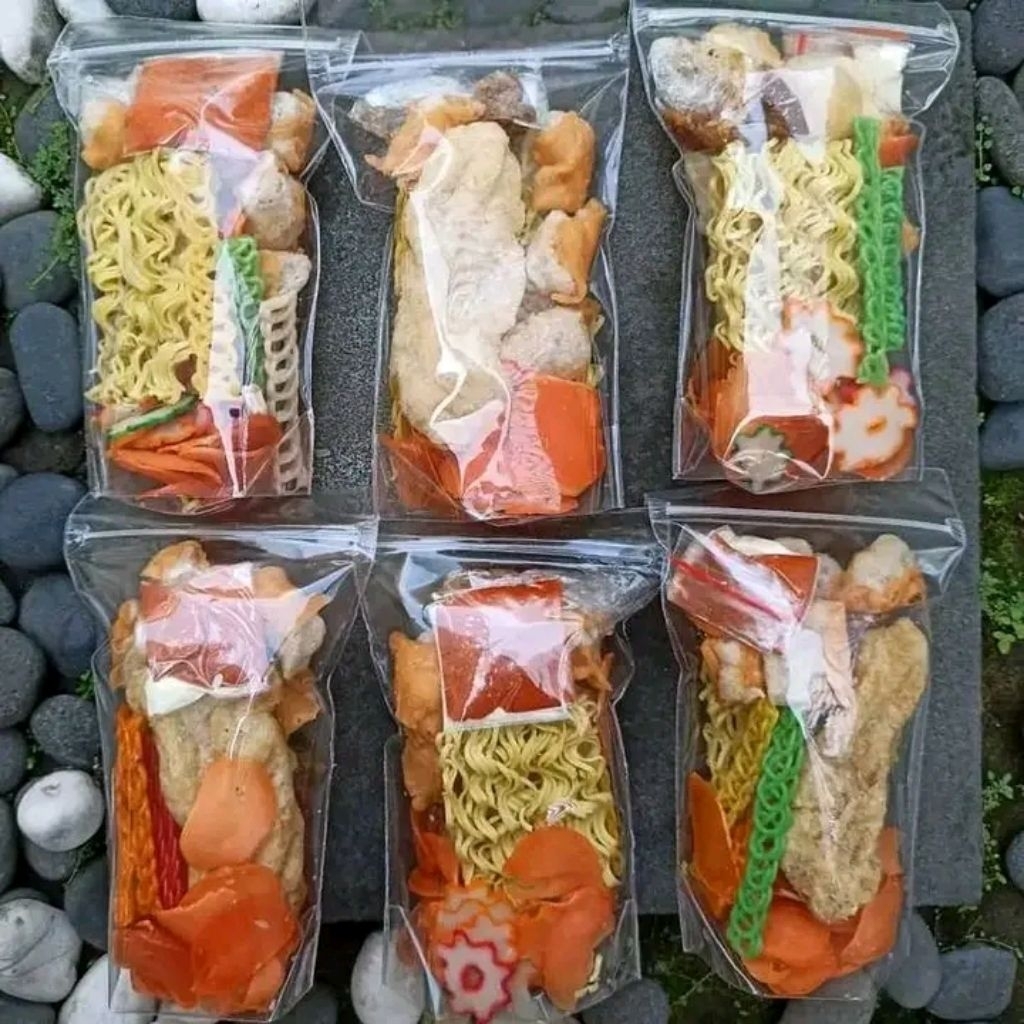 SEBLAK INSTAN ISI 4 BKS KHAS GARUT DI JAMIN KOMPLIT TOPINGNYA.