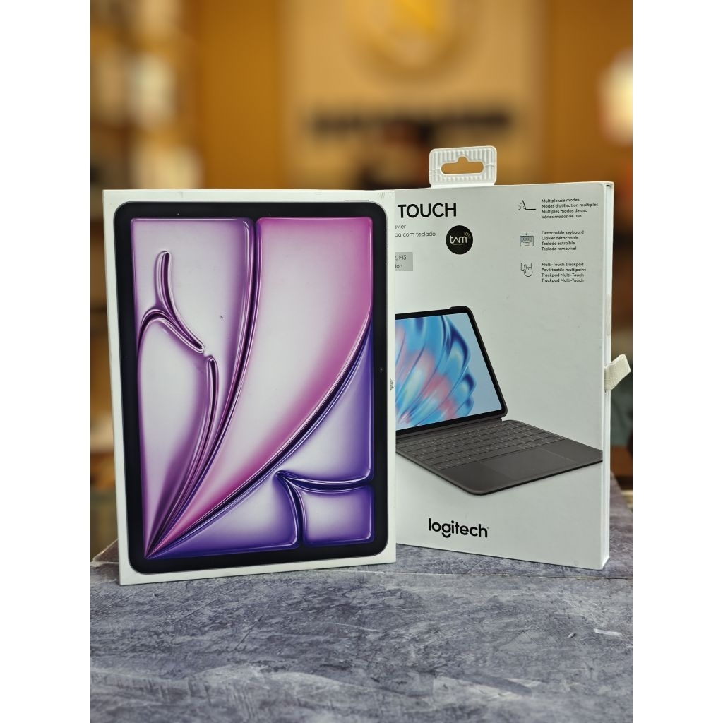 Ipad Air 7 11 Inch M3 256 ibox BNOB with logitech magic keyboard
