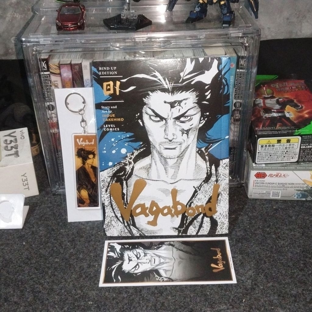 komik vagabond Bind Up Vol 1 Bonus keychain & Bookmark non segel