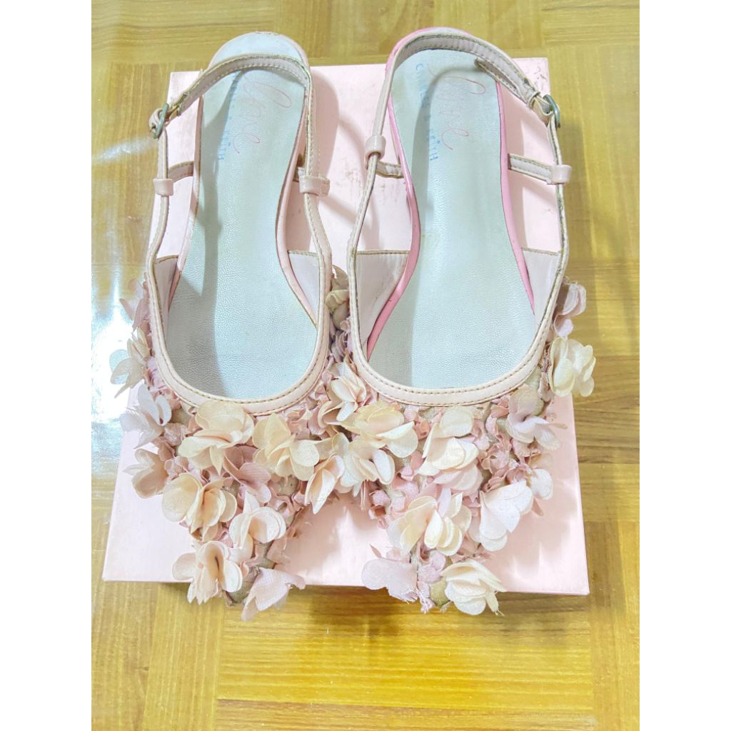 PRELOVED CK SANDAL FLAT FLOWER (CHARLES & KEITH)