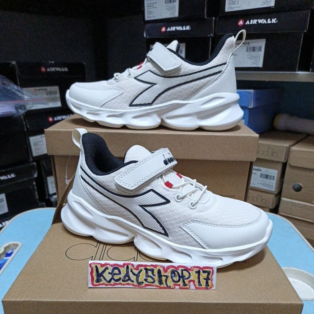 Sepatu Olahraga Anak Diadora Napoli Jr Beige original