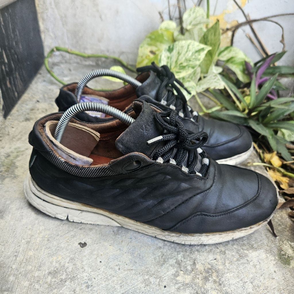 sepatu sneakers second kickers size 41(26cm)