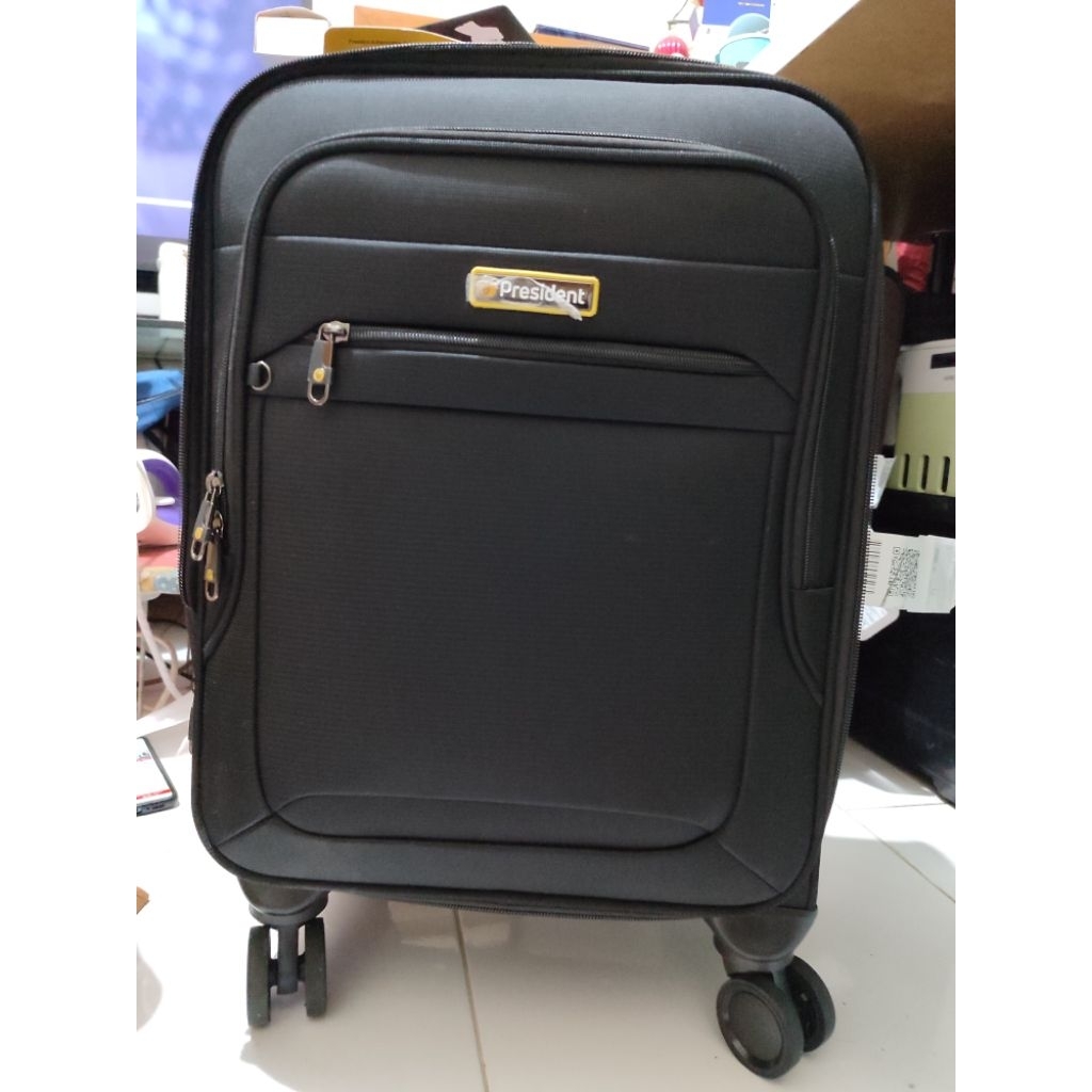Preloved Koper President Kain ukuran bagasi 20inch Zipper TSA lock roda putar 360 derajat
