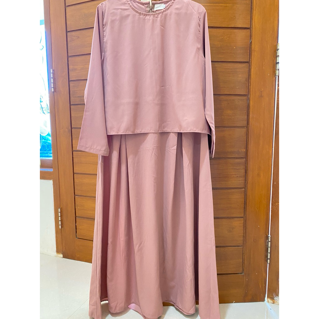 Preloved Gamis Wanita Warna Mauve Merk Caylin L