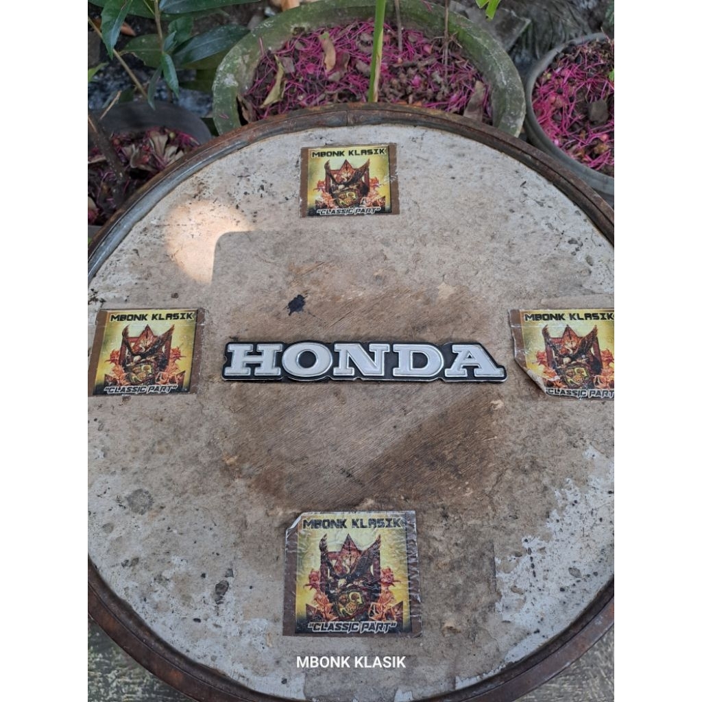 logo emblem tangki cb 125 ORIGINAL emblem logo tangki cb 125 emblem tangki honda cb 125 emblem tangk