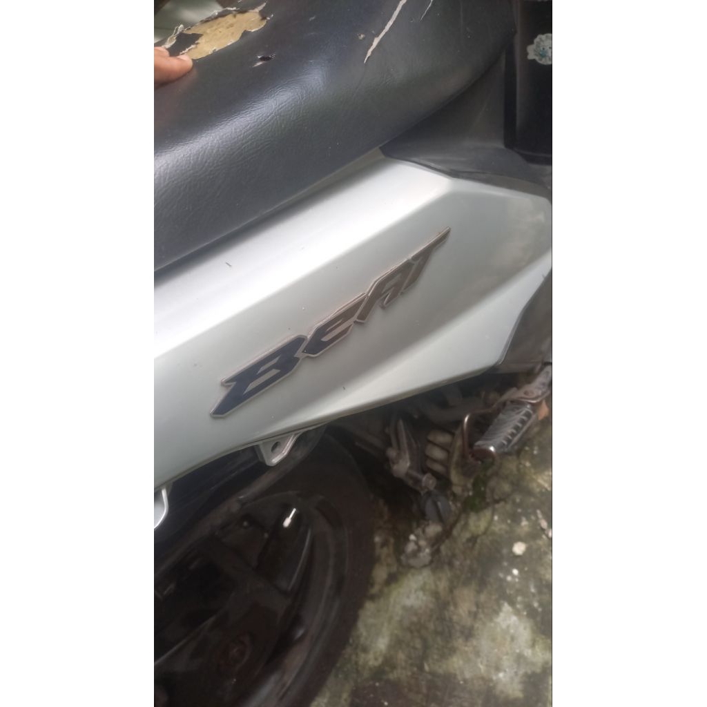 EMBLEM TITANIUM BEAT DAN HONDA