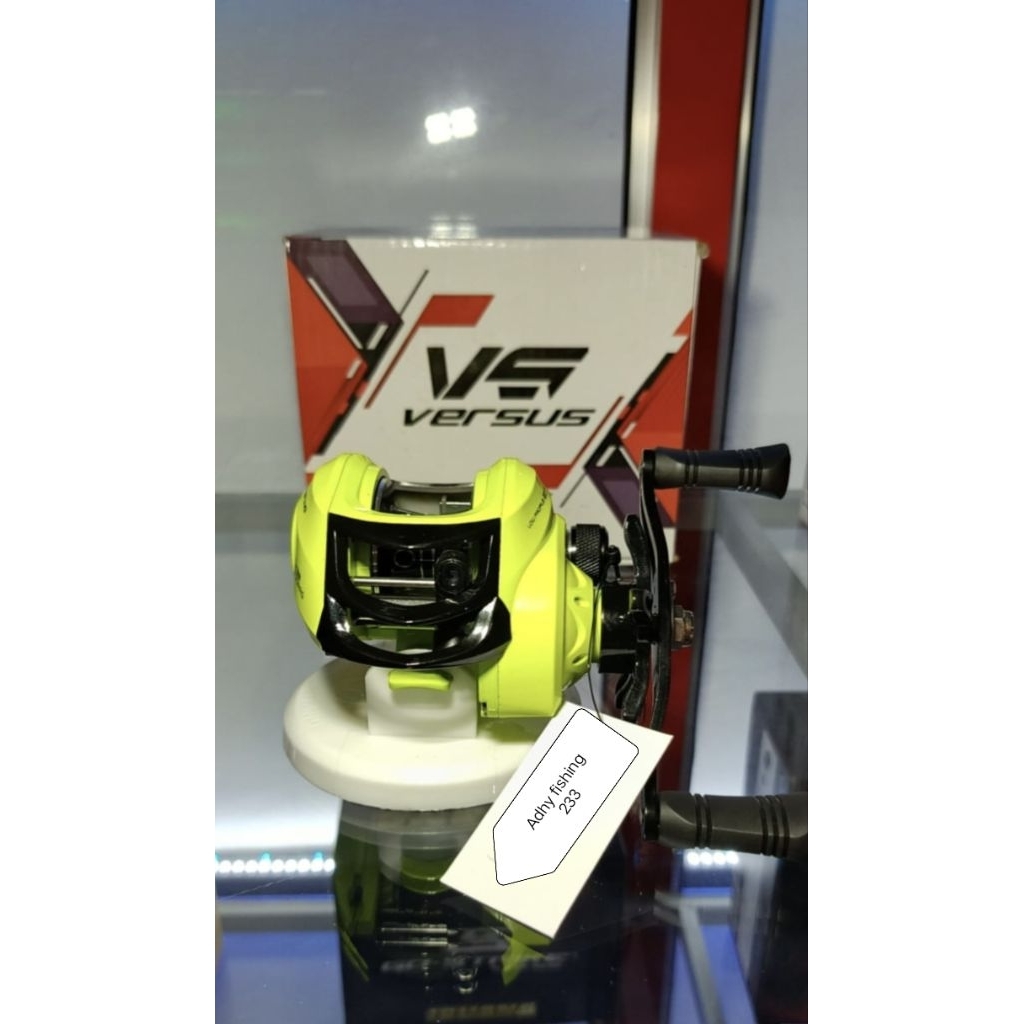 REEL BAITCASTING VERSUS