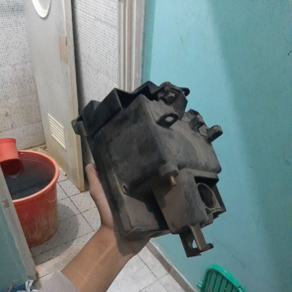 DUDUKAN PENYIMPANAN AKI SUPRA GTR150 ORIGINAL COPOTAN