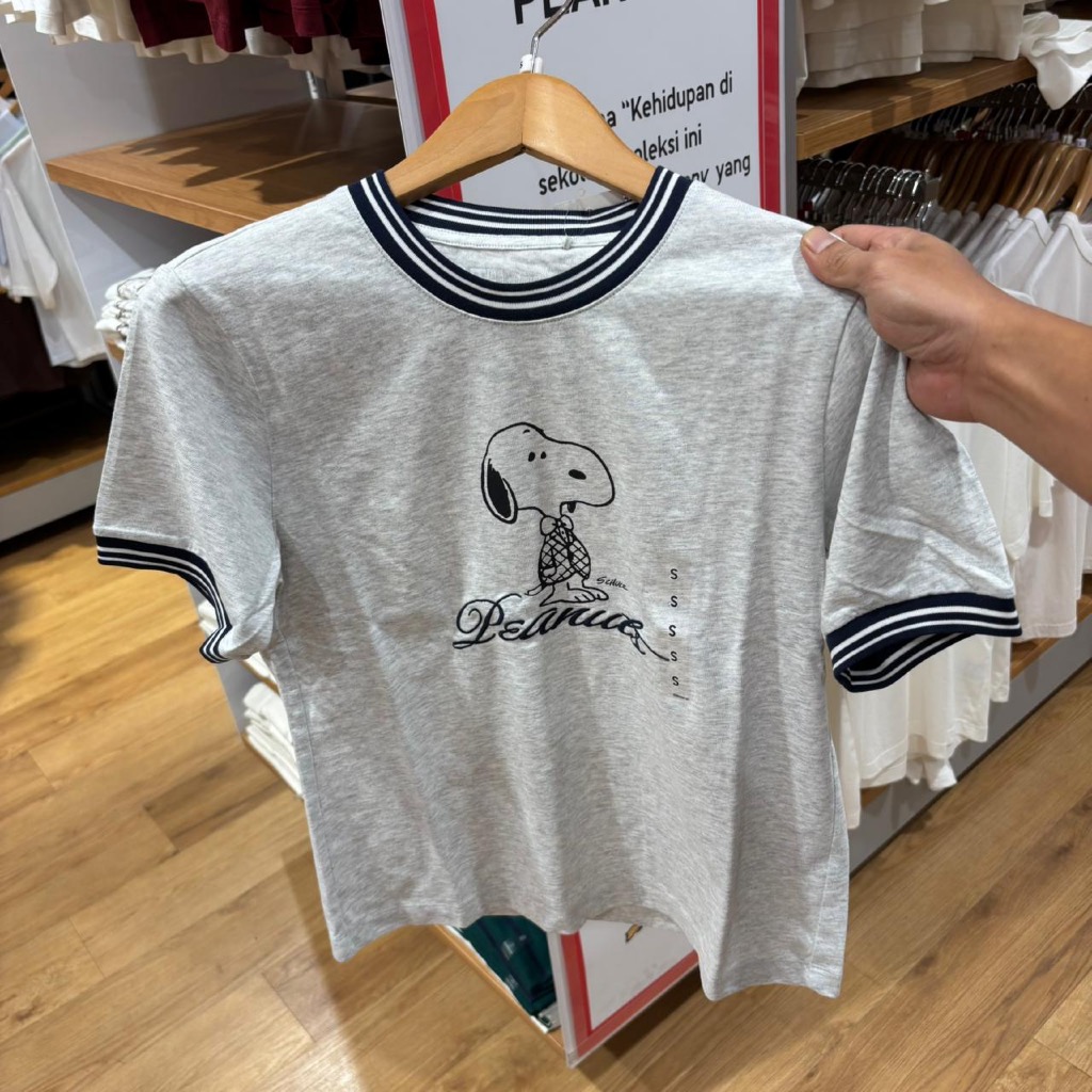 Jastip. Tshirt Uniqlo X Peanuts (Woman)